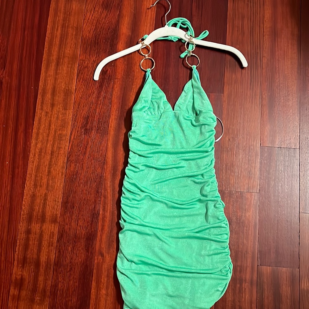 Princess Polly body on mini green dress
